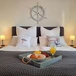 Seensucht - Maritimes Mit Seeblick & Balkon, 500 M Zum *
